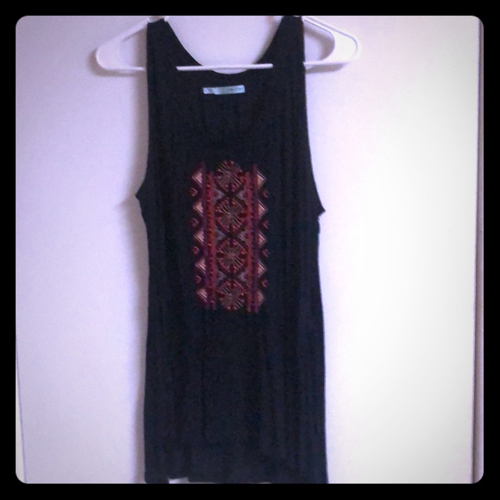 ⭐️⭐️3 for 25!!⭐️⭐️ Black with tribal print tank